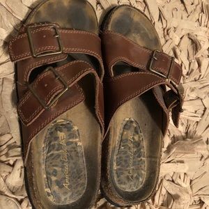 AE brown slip ons 💕